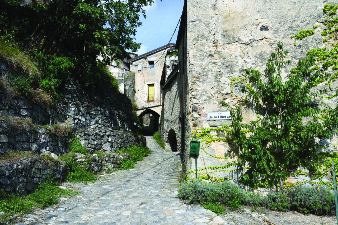 Agriturismo Nonnamelia Nasino المظهر الخارجي الصورة